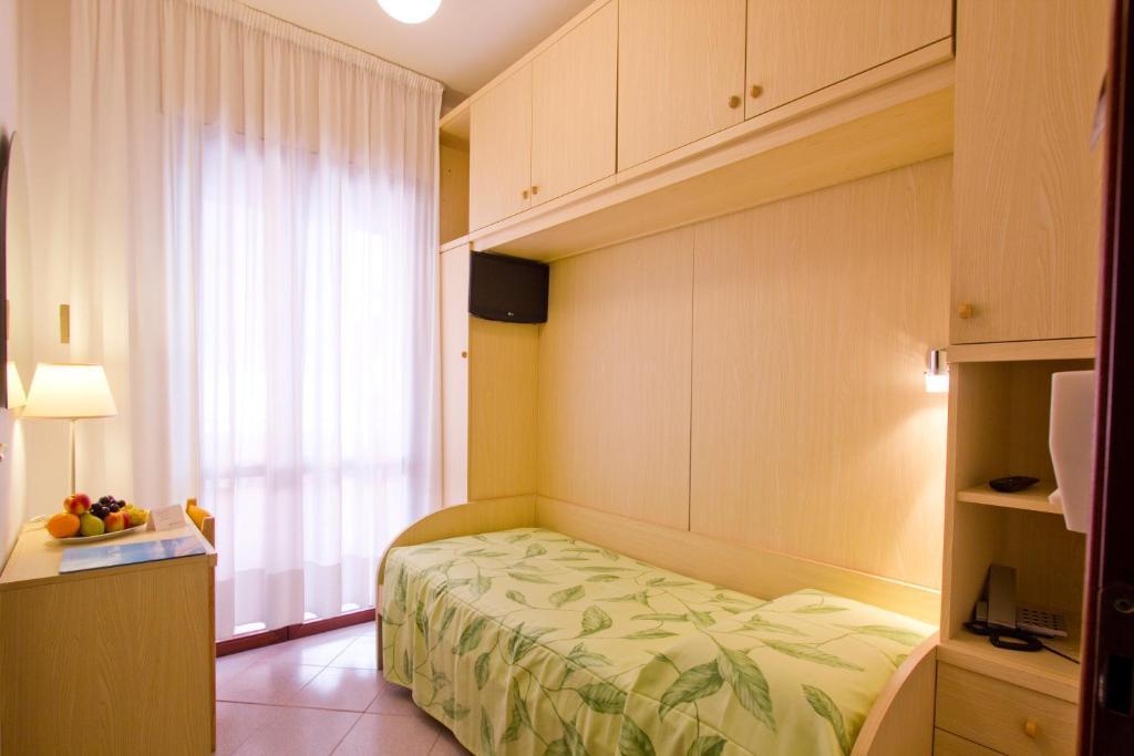 Hotel Desiree لينانو سابيادورو الغرفة الصورة